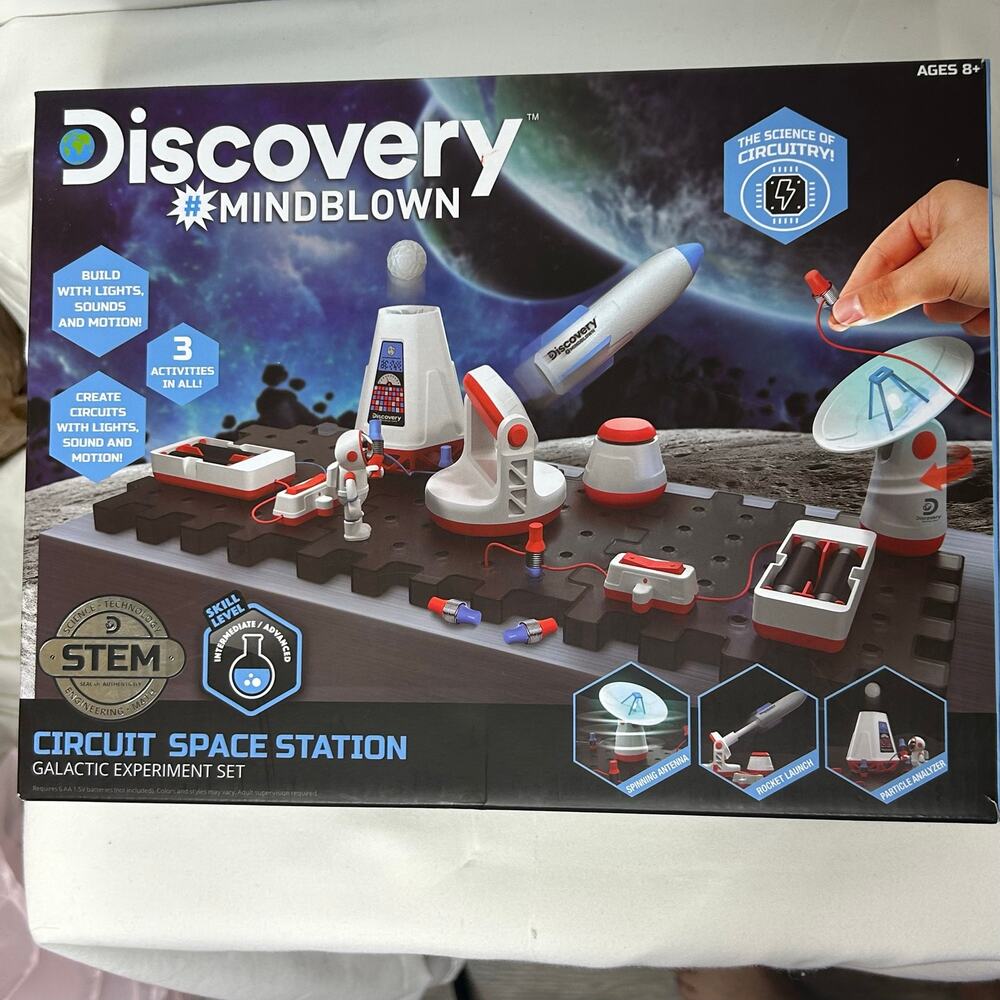 Discovery Mindblown Circuit Space Station STEM Science Experiment Kit Open Box